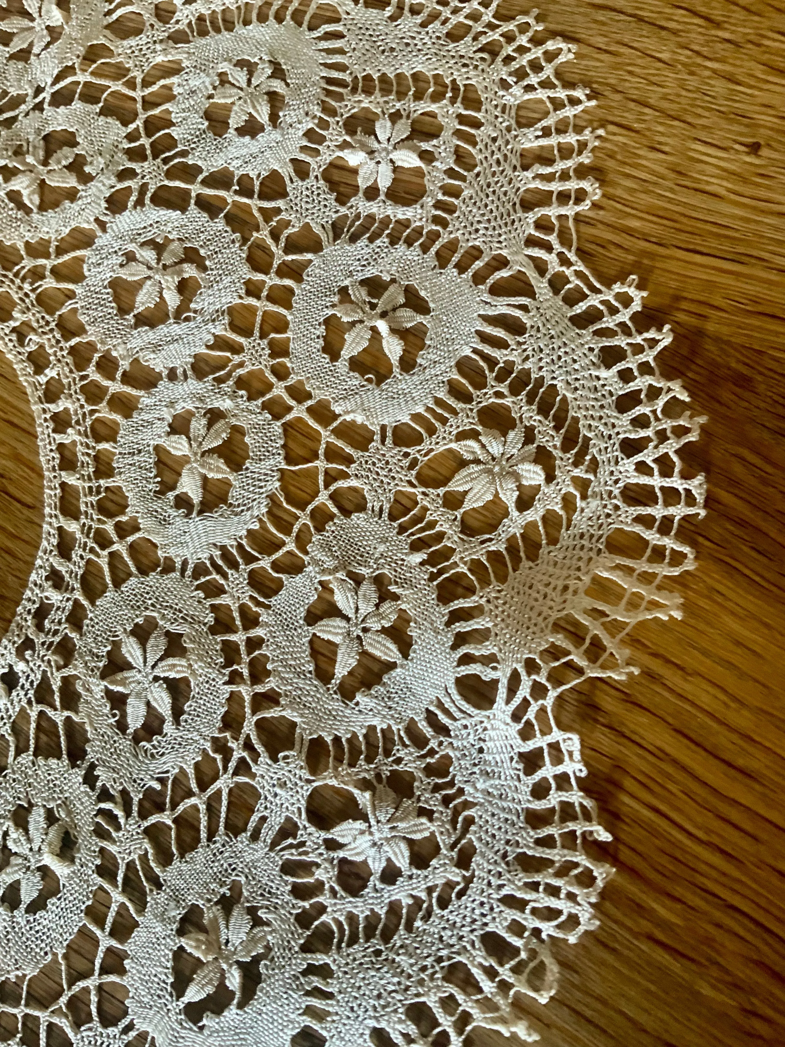 Antique Lace Collar - 1900