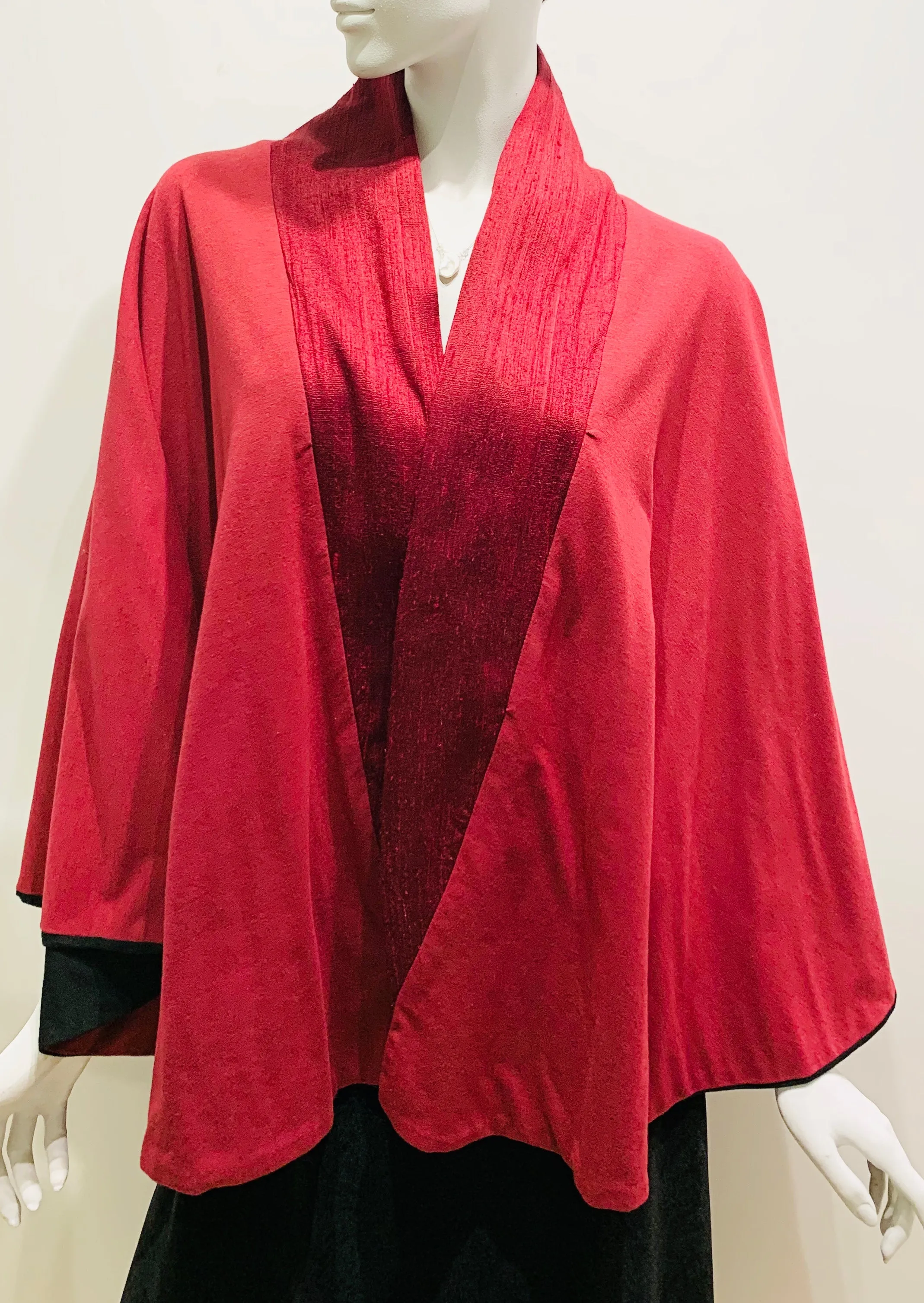 Coal & Red - Magic Swing Cape