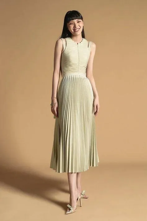 High end sleveless pleated midi dress- Kina