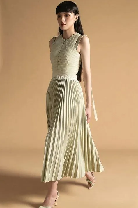 High end sleveless pleated midi dress- Kina