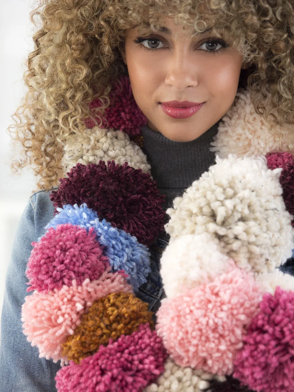 String Of Pom-Poms Scarf (Crafts)