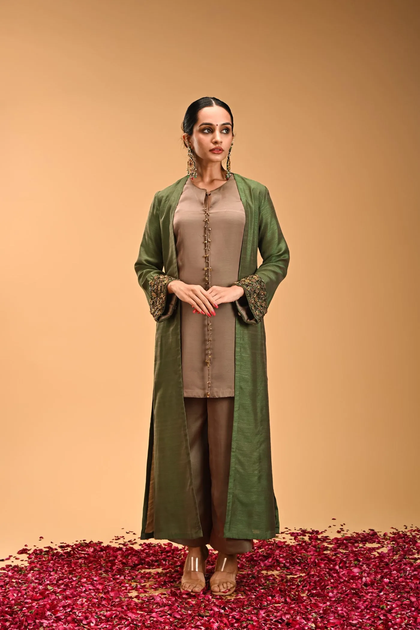 Suchi set Green & pink Silk Kurta with Pants and Cape